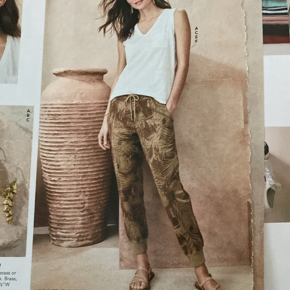 Garnett Hill Salt-Wash Chino Joggers